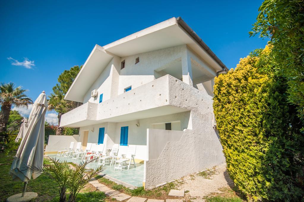 فونتاني بيانكي Suite House L'Isola Che Non C'E المظهر الخارجي الصورة